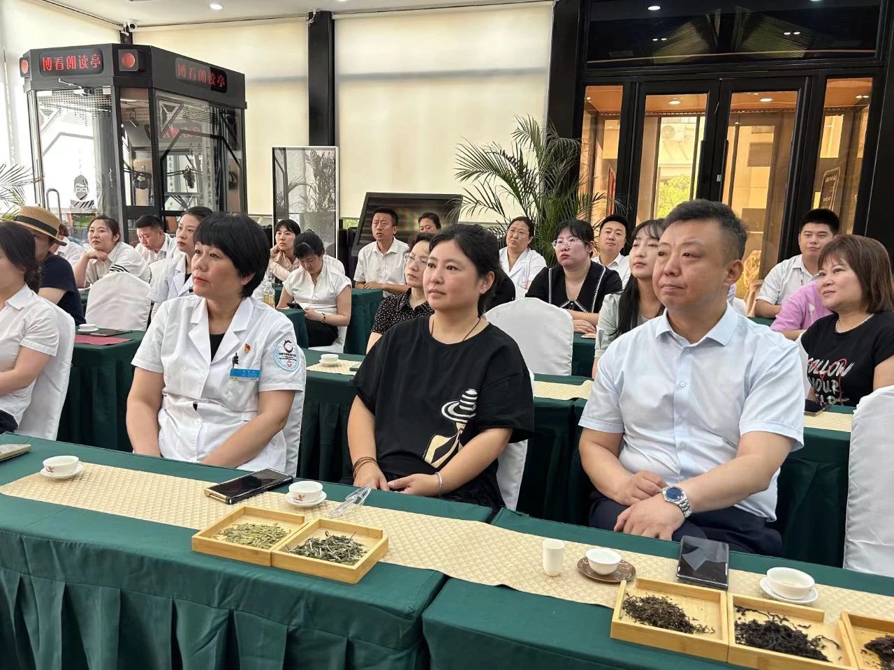 茶情雅韻 品香滌心丨鞍勤集團、溫泉集團、公服集團茶藝興趣班開課